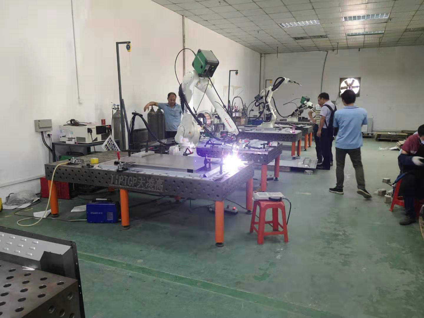 機(jī)器人三維焊接柔性工裝平臺